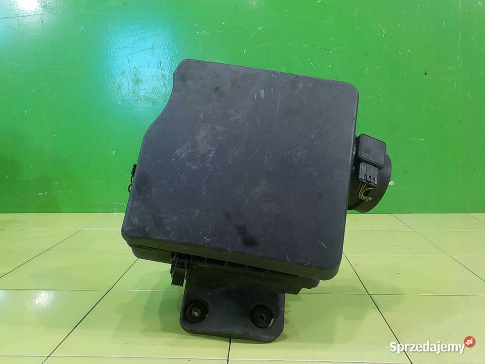 BMW X3 E83 30 B 04r 5D obudowa filtra powietrza Suków