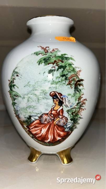 Wazon ze scenkami dworskimi w dwóch medalionach Gdańsk