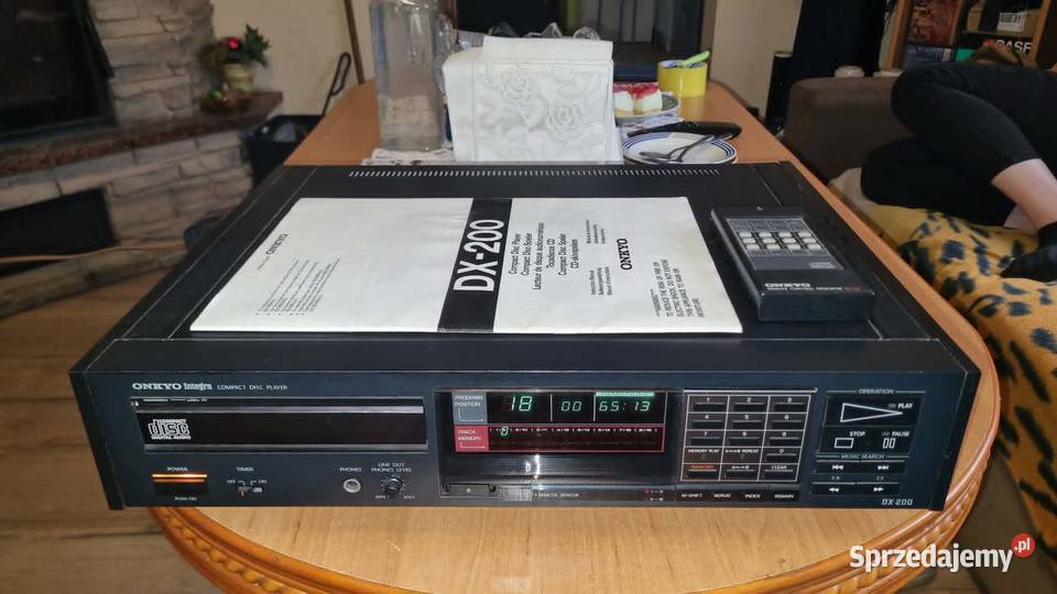 Wybitny odtwarzacz CD Onkyo Integra DX200 z