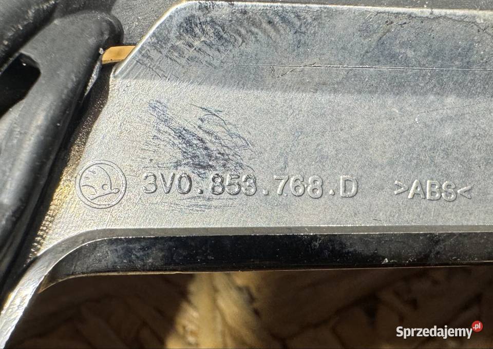 Kratka zderzaka przód prawa rh skoda superb III Pozostałe sprzedam