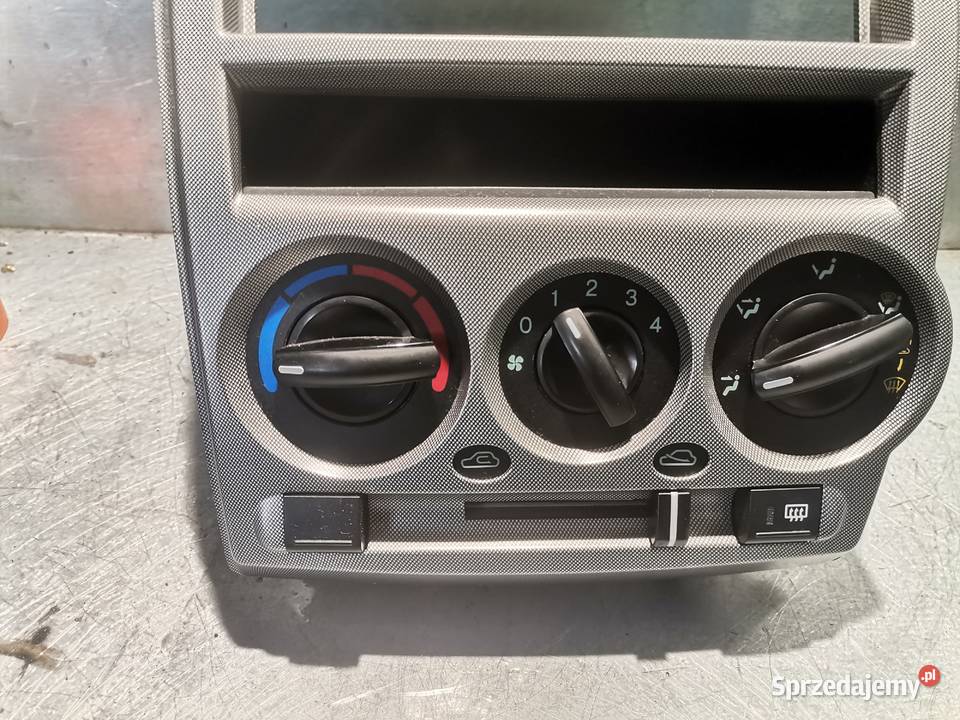HYUNDAI GETZ I PANEL NAWIEWU KLIMATYZACJI Rok produkcji 2003 Nowy Sącz