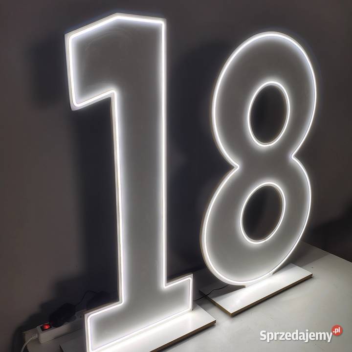 Cyfry 18 podświetlane neonowe Rawicz