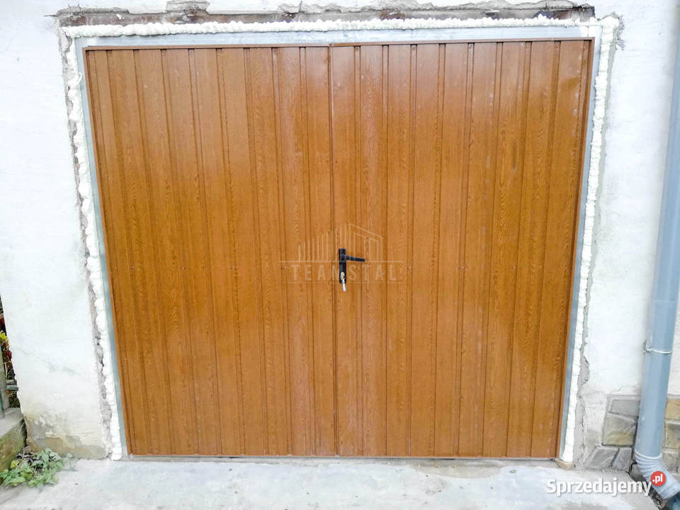 Bramy garażowe na wymiar dwuskrzydłowe ocieplone Wisła