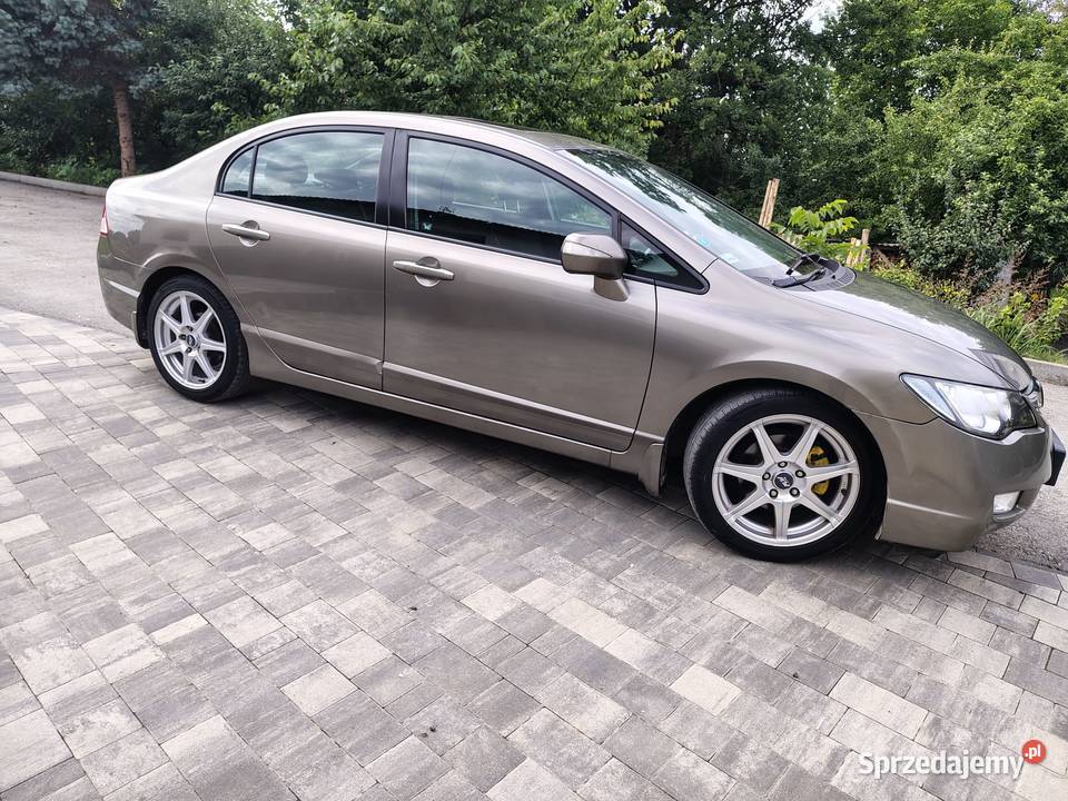 Mam do zaoferowania Hondę Civic VIII generacji w 140KM podkarpackie
