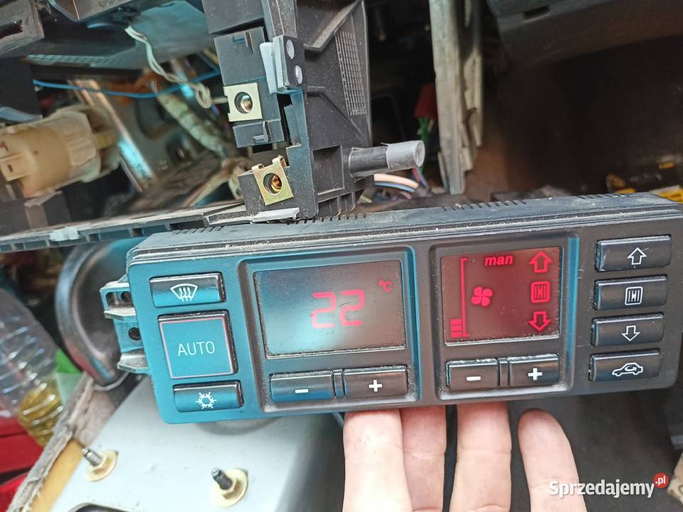 Klimartonik 8L0 820 043 B Audi A4 B5 a9 Panele sterowania, przełączniki Myszków