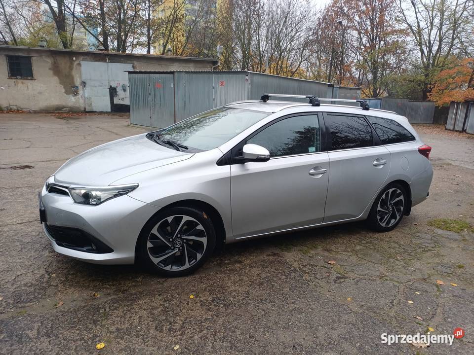 Toyota Auris Auris 16 D4D poLift 150 112 2015 manualna Auris zachodniopomorskie Szczecin