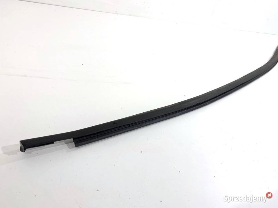 LISTWA ZGARNIAJĄCA PRZÓD PRAWY SKODA OCTAVIA III osobowe