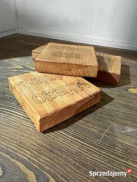 Ręcznie robione drewniane podstawki pod kubki