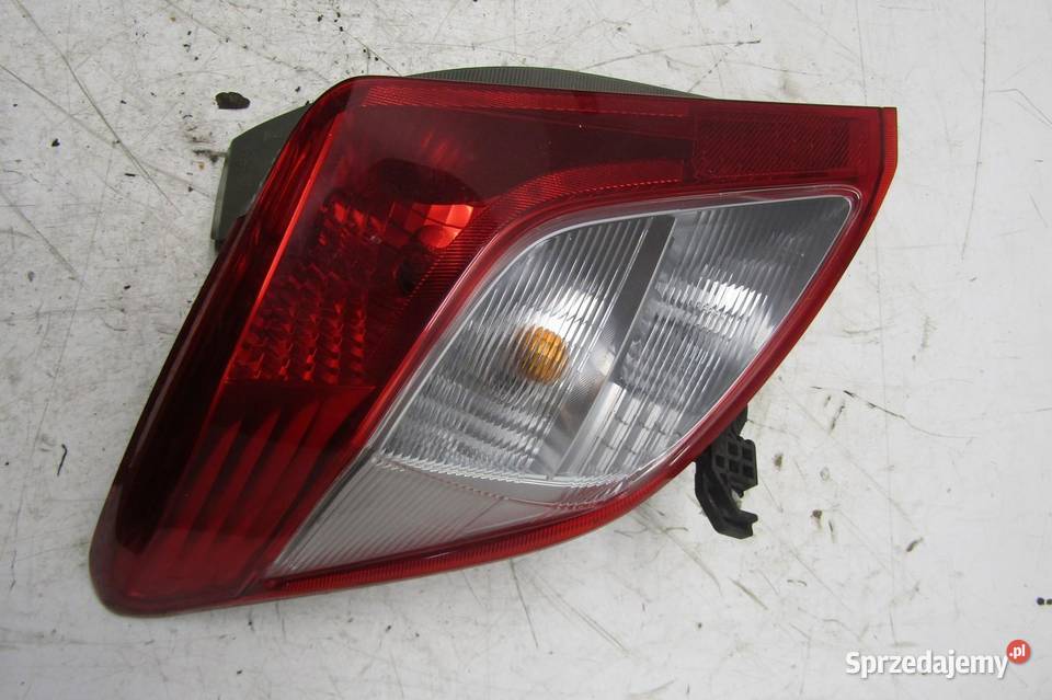 LAMPA TYLNA LEWY TYŁ TOYOTA YARIS III 000528
