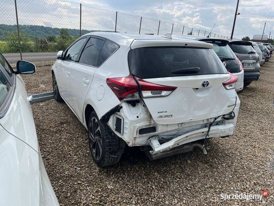 TOYOTA Auris II 18 136 Design EY474 dolnośląskie Wrocław