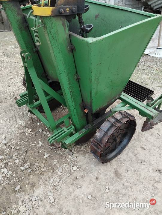 Sadzarka do ziemniaków nieuszkodzony Wierzbica