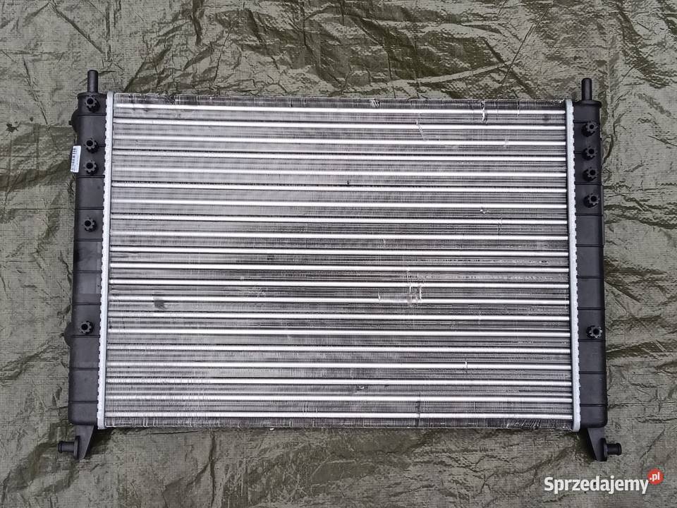 Chłodnica wody OE Fiat Albea 16 46819261 12 14 osobowe śląskie Chorzów