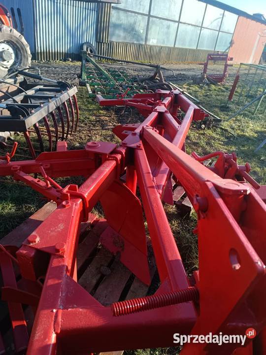 Pług 4 skibowy nieuszkodzony kujawsko-pomorskie Wierzchucin Królewski