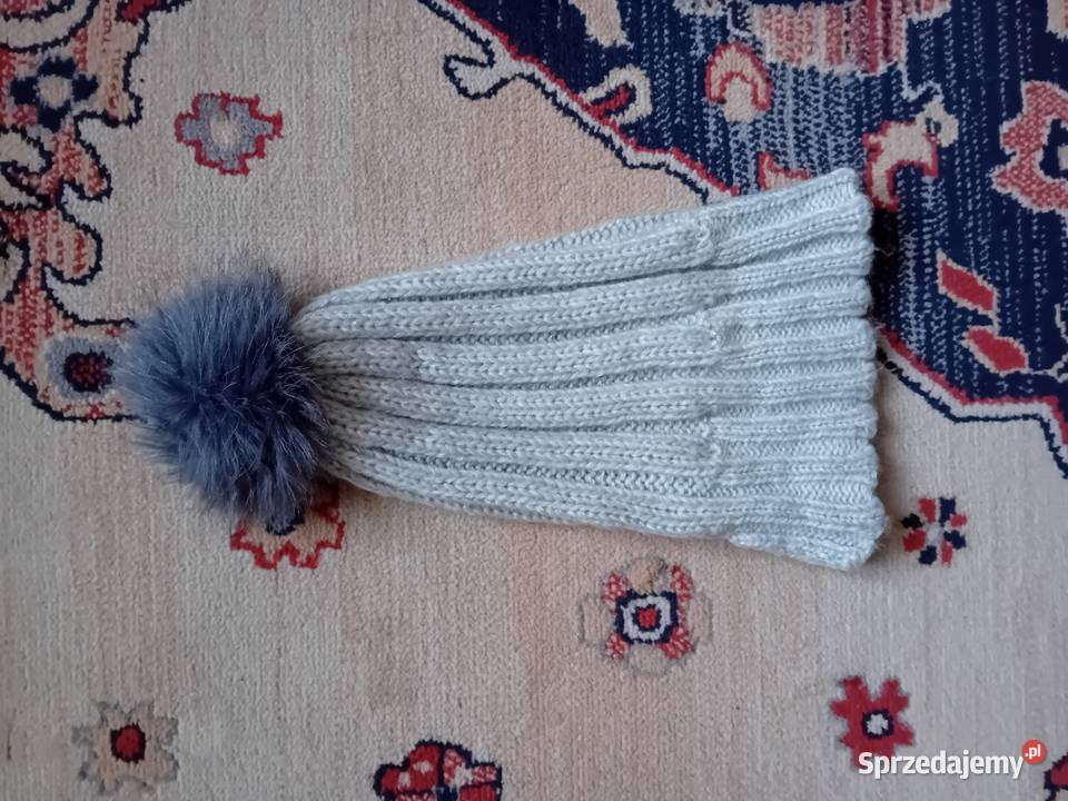 ciepła czapeczka z pomponem Warszawa