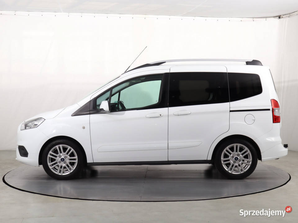 Ford Tourneo Courier 15 TDCI Rok produkcji 2020
