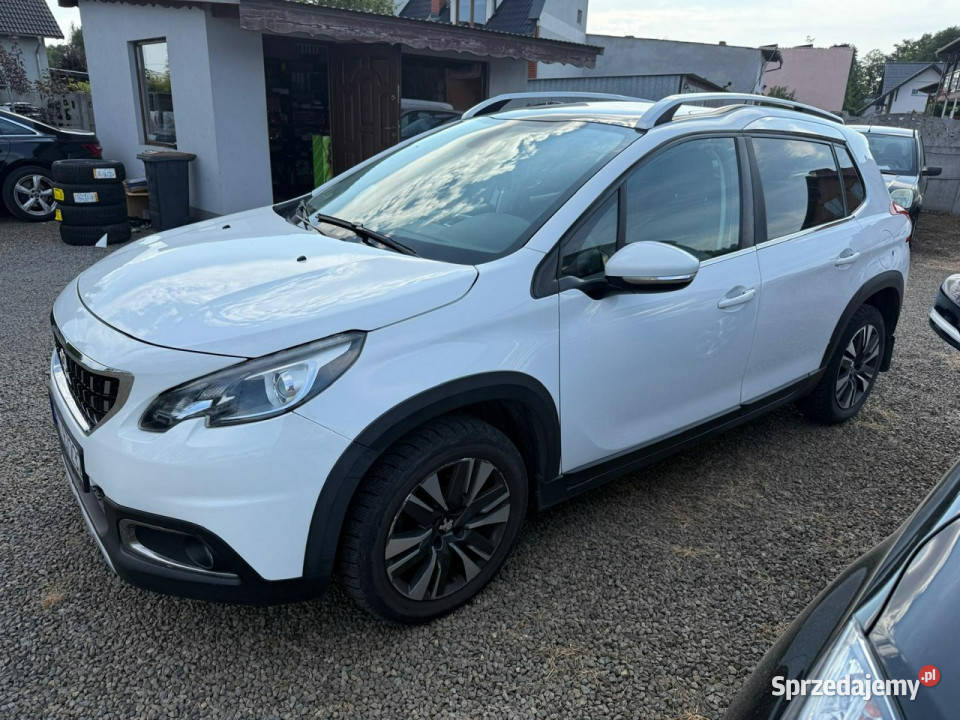 Peugeot 2008 Klimatronic navi dach panoramiczny światła do jazdy dziennej
