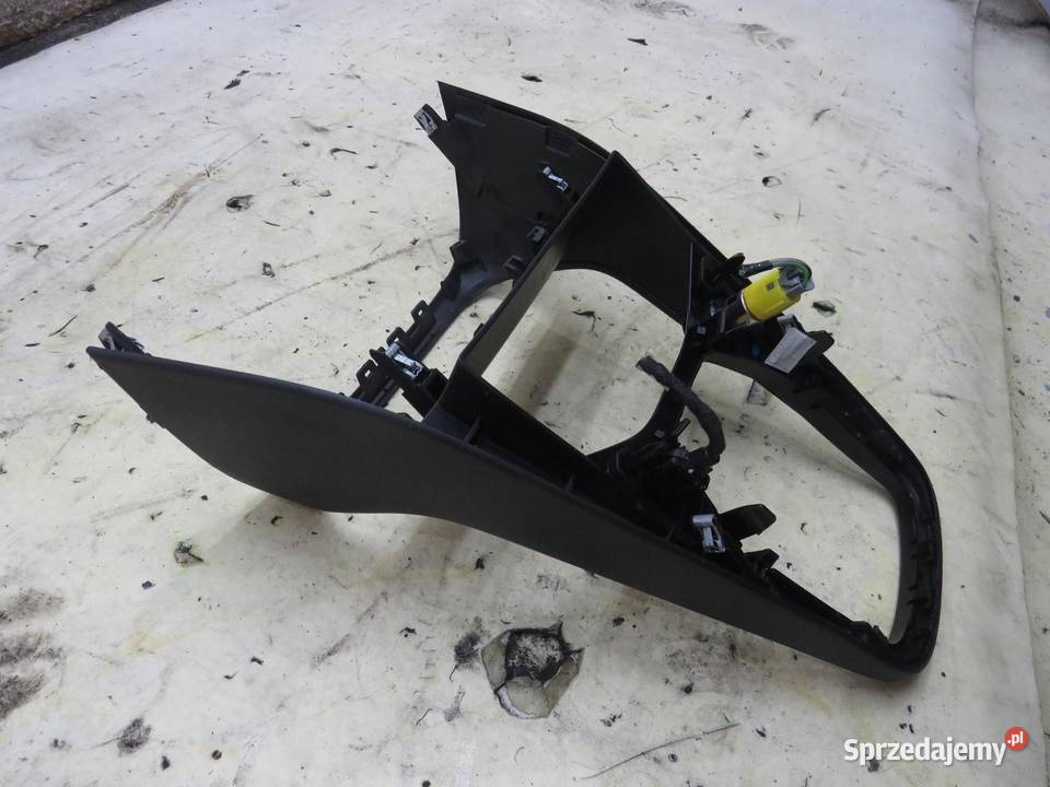 TUNEL RAMKA WYBIERAKA FORD FIESTA MK8 Osłony i zaślepki