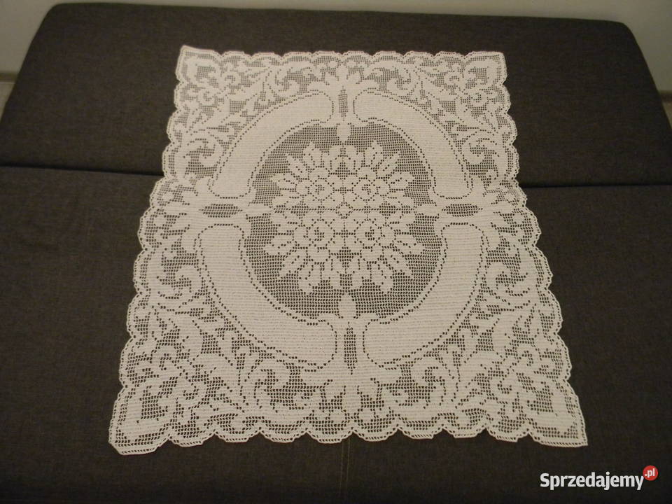 Piękny obrus robiony ręcznie na szydełku sprzedam