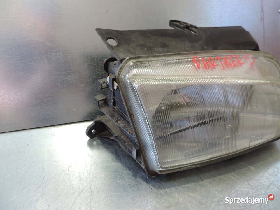 LAMPA PRAWA PRZEDNIA REFLEKTOR CITROEN PEUGEOT Lampy przednie Nowy Sącz