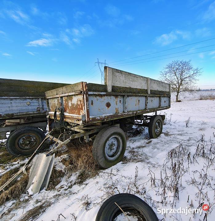 Przyczepa rolnicza z wywrotem