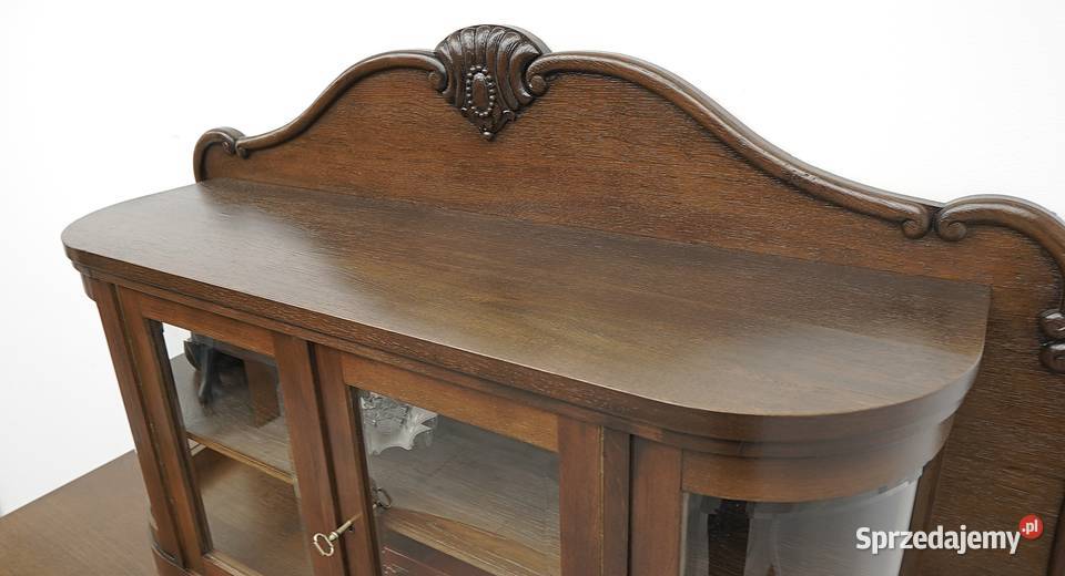 Dębowy kredens z lat 20tych w stylu secesyjnym