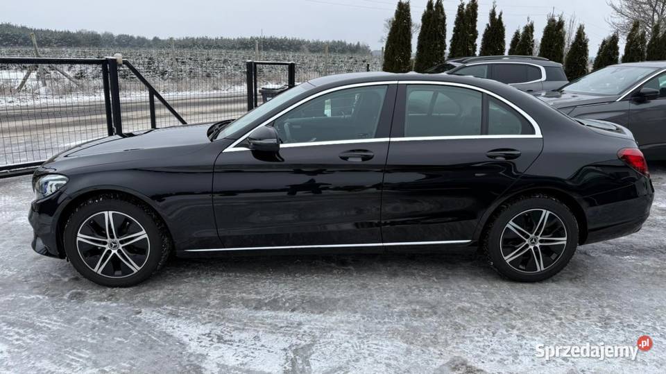 Mercedes C klasa 200d 2020r kupiony w polskim salonie sprzedam