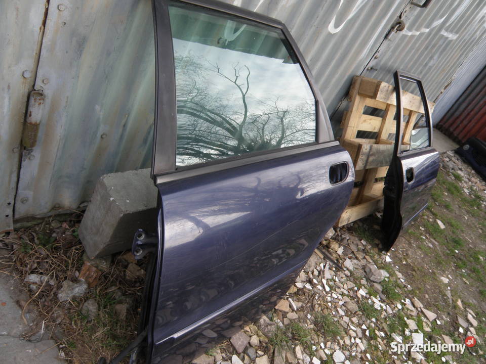 Drzwi tylne prawe lewe volvo v40 granatowe 34322 małopolskie Kraków sprzedam