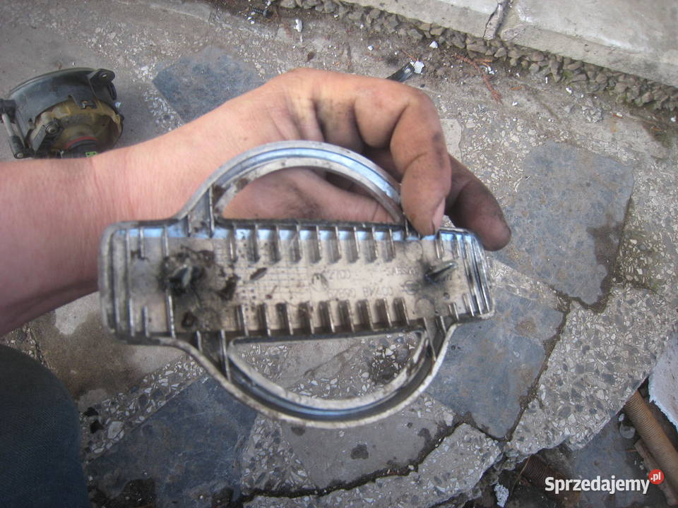 Znaczek emblemat maski przedniej przód Nissan