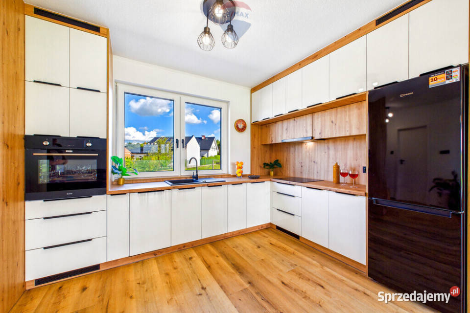 Nowy dom w zabudowie bliźniaczej prawa strona asfalt Galewice