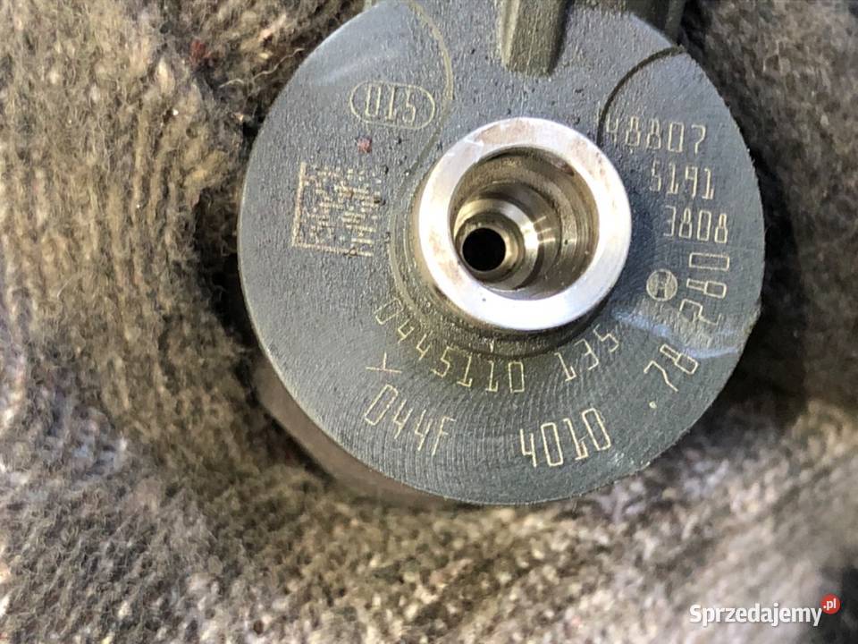 WTRYSKIWACZ PEUGEOT 206 0445110135 14 68 9812 osobowe Wtryskiwacze