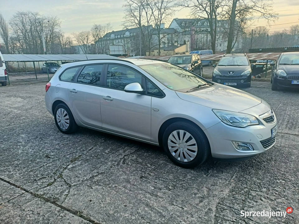 Opel Astra zadbany serwisowany zarejestrowany Zarejestrowany w Polsce Tomaszów Mazowiecki