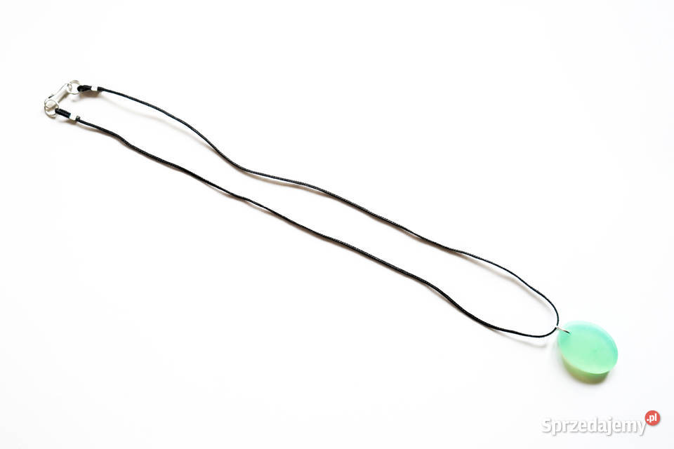 Jasnozielony owalny wisiorek z żywicy Biżuteria dla Pań