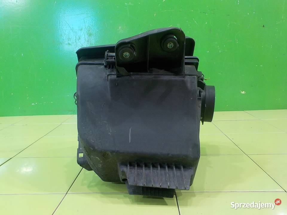 BMW X3 E83 30 B AUT 04r 5D obudowa filtra Suków