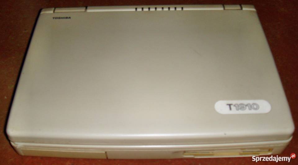 Vintage Retro Toshiba T3100 PA7037U Laptop - Powers On - As Is For Parts Repair
