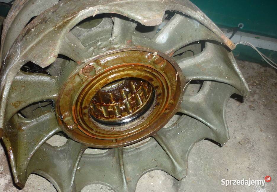 Czołg T72 Łożysko koła napinającego Dębica