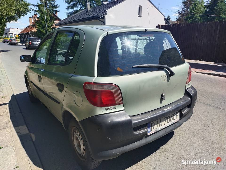 Toyota Yaris 10 2001r nieuszkodzony Jarosław