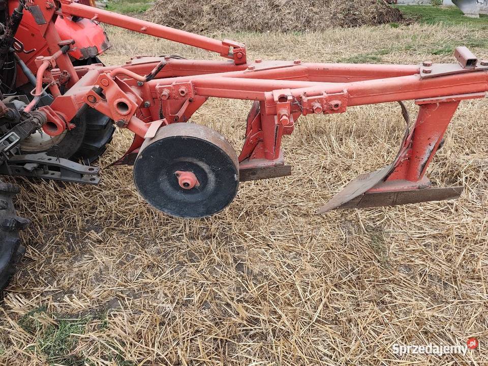 Pług 3 skibowy nieuszkodzony Dominowo sprzedam
