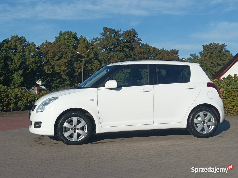 Suzuki swift 2010 13 benzyna CD Śrem