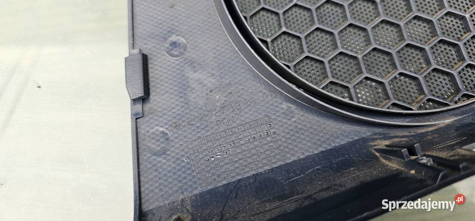 Maskownica prawy przód niebieska mercedes w202 osobowe Zbąszyń