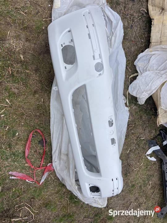 Zderzak przód Toyota Yaris I lift 0305r osobowe