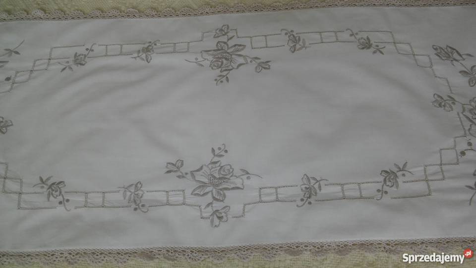 serwetka serweta bieżnik bogaty haft w kwiatowe Gdańsk