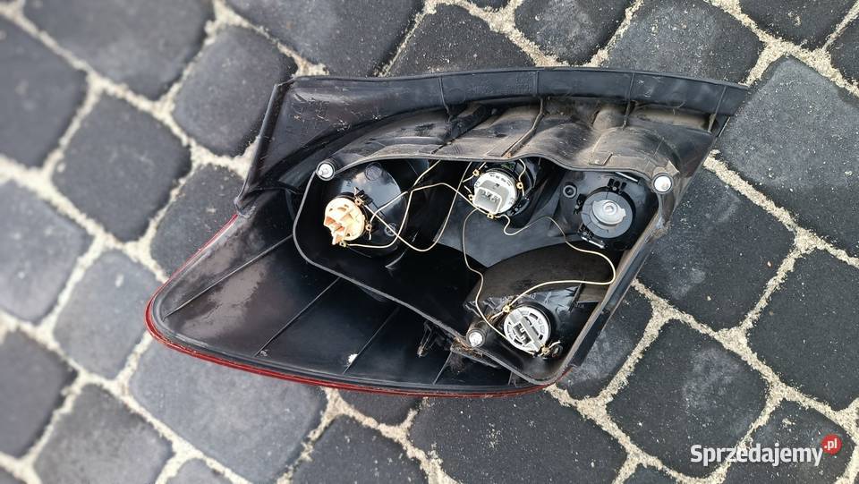 Lampa prawa tył tylna Toyota Corolla Verso I EU Radłów sprzedam