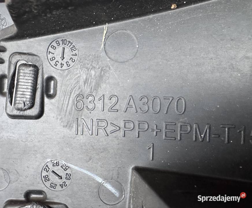 Listwa błotnika przód prawa rh Nissan qashqai 3 Listwy i nakładki Sieraków