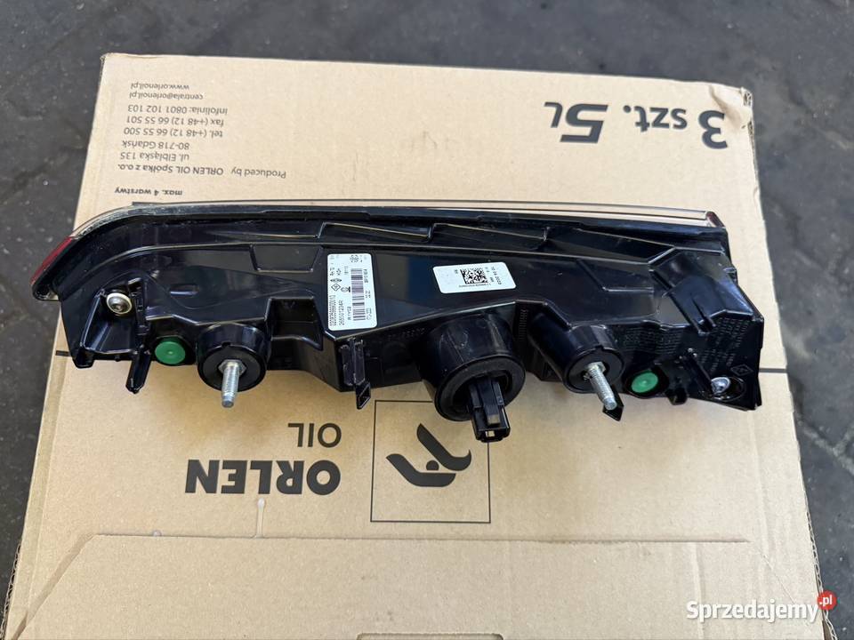 Prawa Lampa Prawy Tył Tylna W Klapę Klapy Kłobuck sprzedam