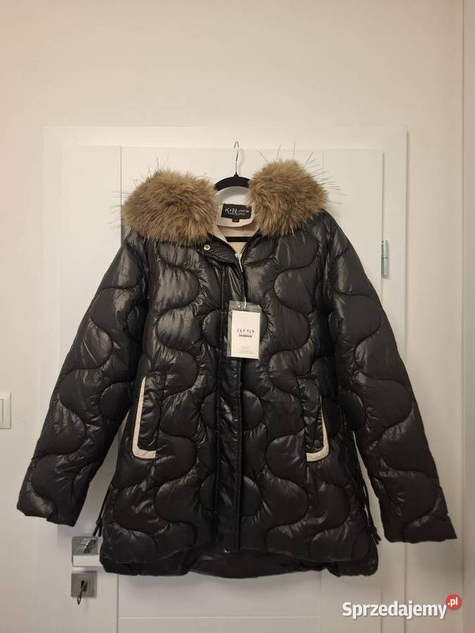 Ciepła puchowa kurtka z futerkowym kapturem