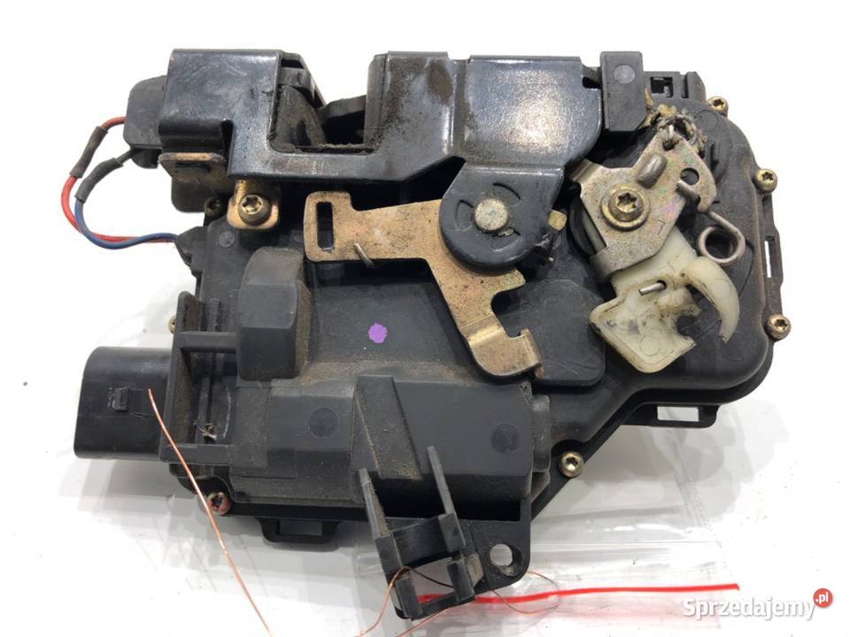 ZAMEK DRZWI LEWY PRZÓD VW GOLF IV Hatchback 9708 sprzedam