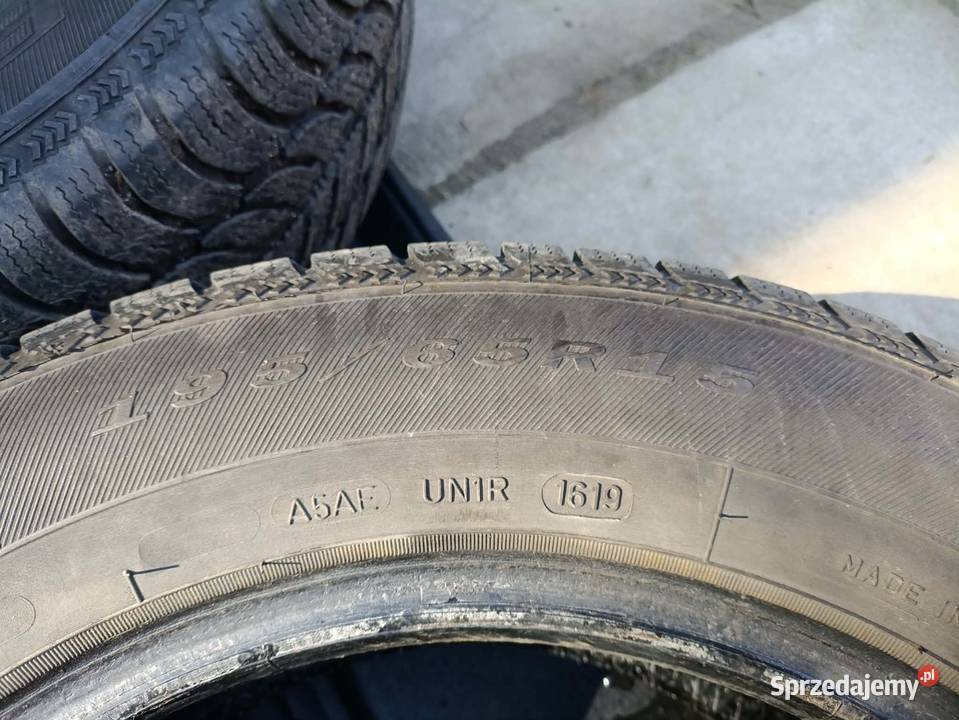 Opony zimowe Frigo 2 15cale Brzóza Królewska sprzedam