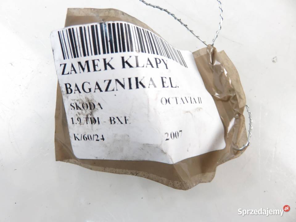 ZAMEK KLAPY SKODA OCTAVIA II 1Z5827501D