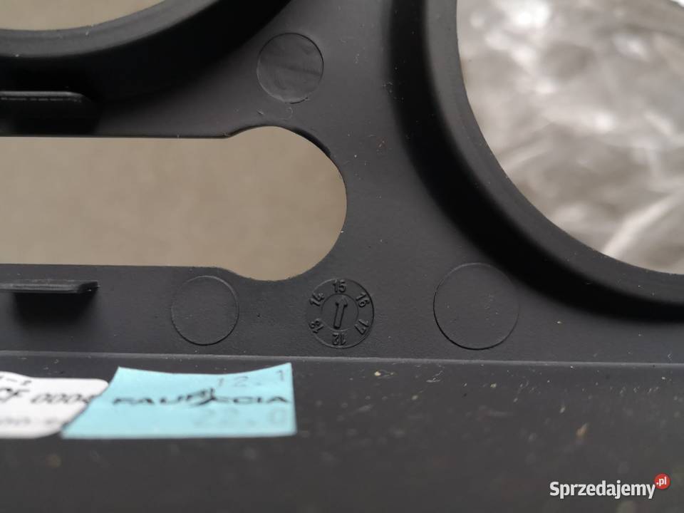 Renault Kangoo III Ramka 682605584R 682608894R