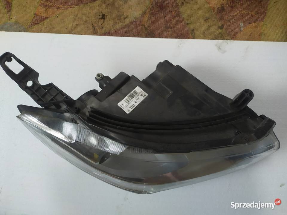 Citroen Celyse reflektor prawy śląskie